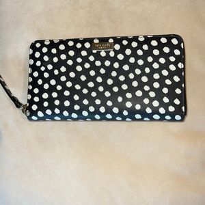 Kate Spade - Adorable polka dot wallet!